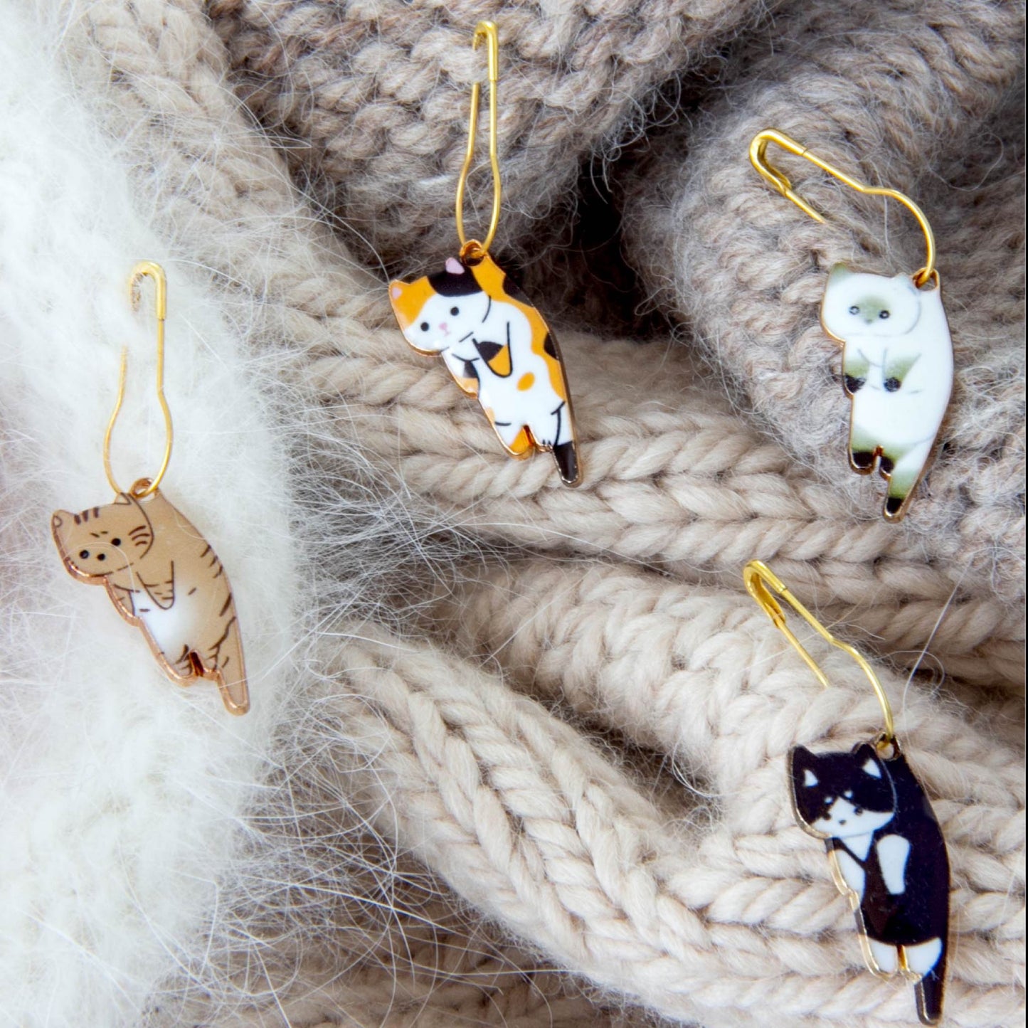 Lightweight Kitty Stitch Markers – Designed to be gentle on stitches, perfect for marking progress without stretching yarn.