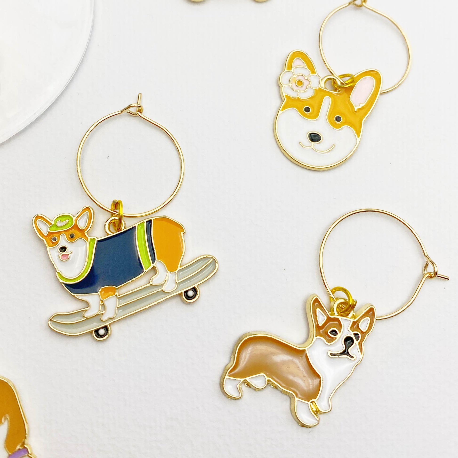 Corgi Hostess Gifts – Unique wine charms featuring charming corgi designs, ideal for dog lovers and party hosts.